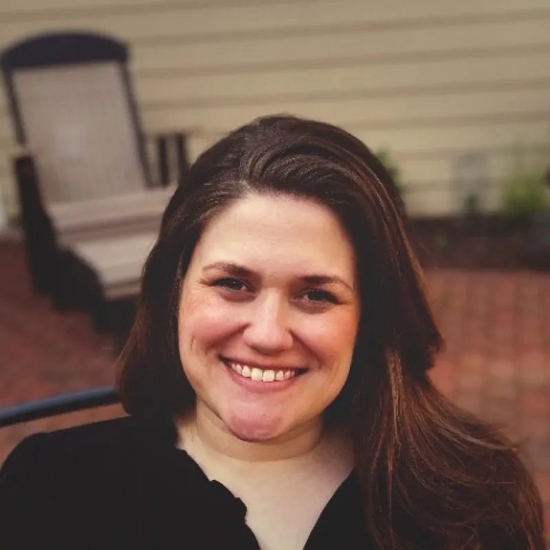 Author Claire Smizer