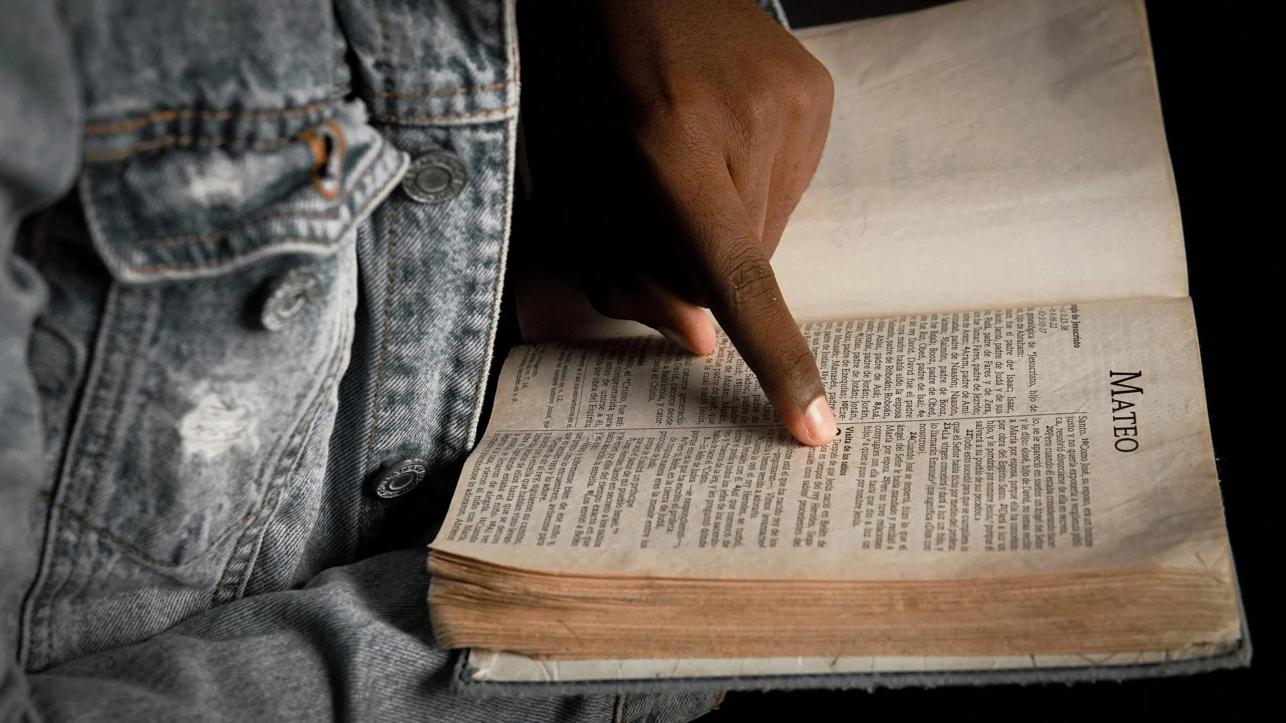 Use the tools you have at your disposal to concentrate on reading
