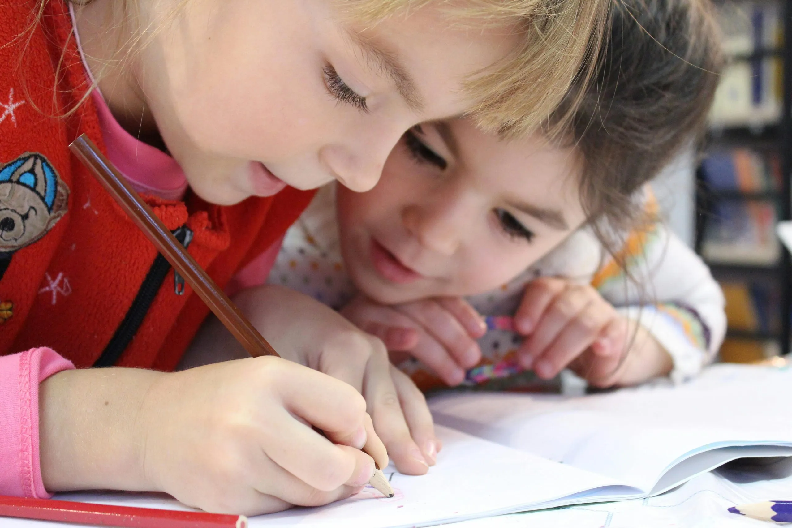 Signs that a child struggles with encoding and decoding in reading